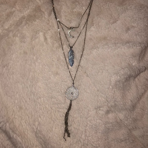 Jewelry - triple layered necklace!!